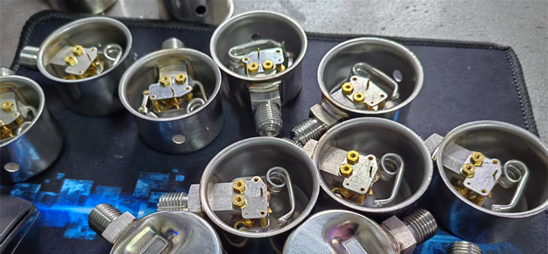 精準焊接賦能精密儀表：53型壓力表專用激光焊接機采購指南